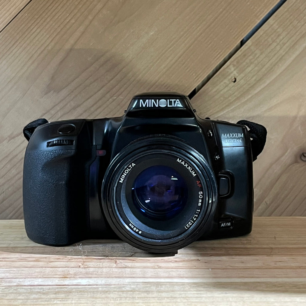 Minolta Maxxum 400si 35mm SLR Camera with 50mm f/1.7 AF Lens