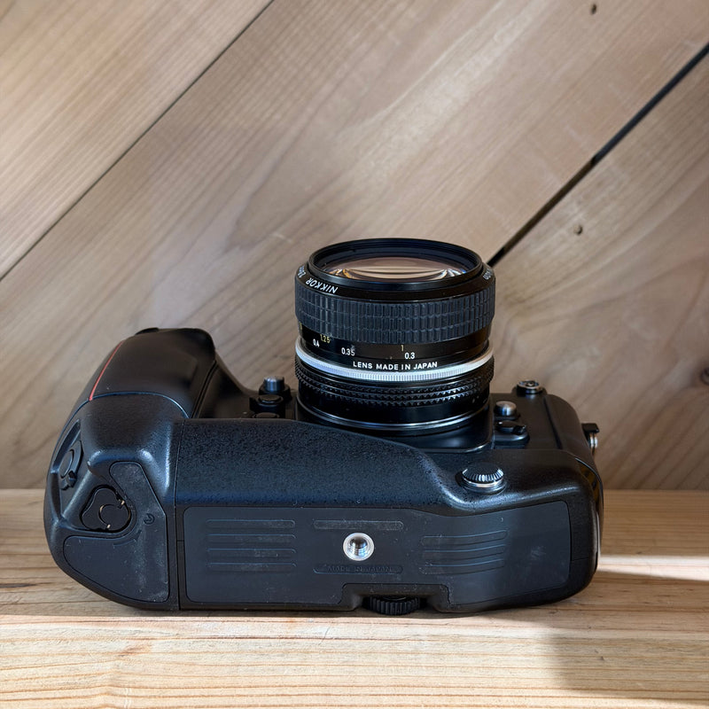 Nikon F4 35mm Professional SLR Film Camera w/ Nikkor 28mm f/3.5 Lens (US 2461747)