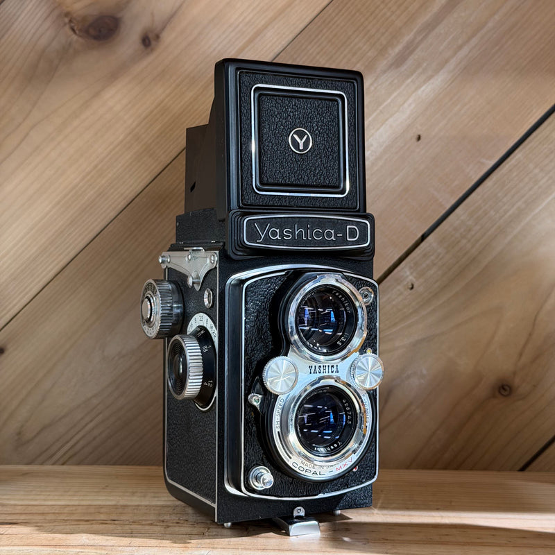 Yashica-D Twin Lens Reflex Medium Format Film Camera (D6070606)