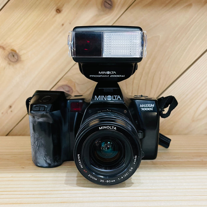Minolta Maxxum 7000i - & 35-80mm with a Flash
