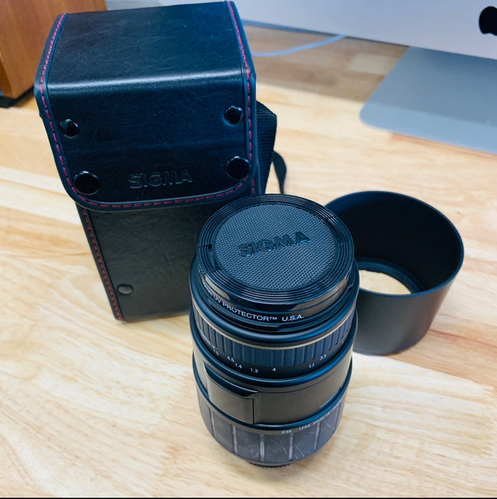 Sigma APO Macro F4-5.6 70-300mm for Nikon D {58}