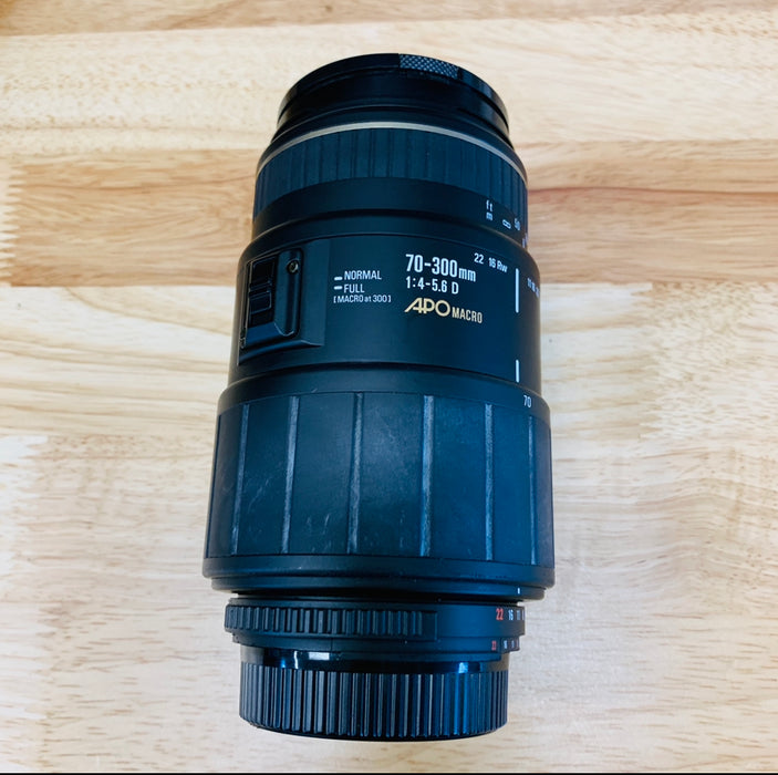 Sigma APO Macro F4-5.6 70-300mm for Nikon D {58}