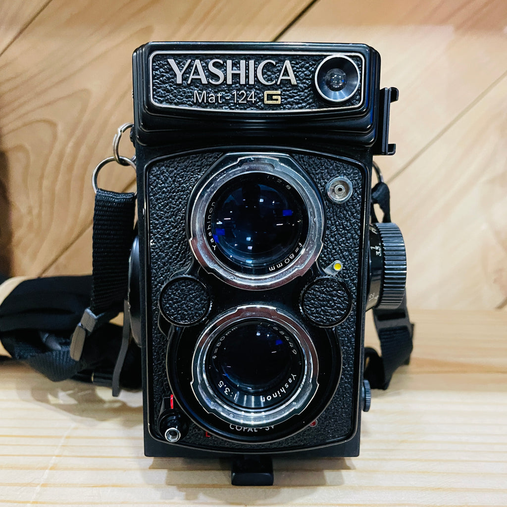 Yashica Mat-124G 80mm Yashinon f/3.5 S#1092306 — Legacy