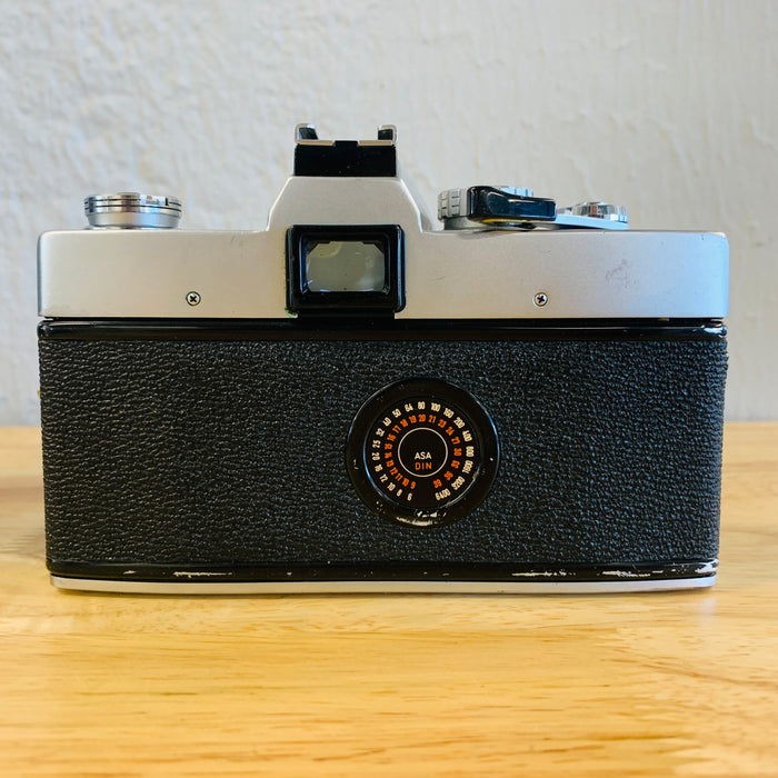 Minolta SRT 102 35mm Camera Body with 55mm Lens, Chrome