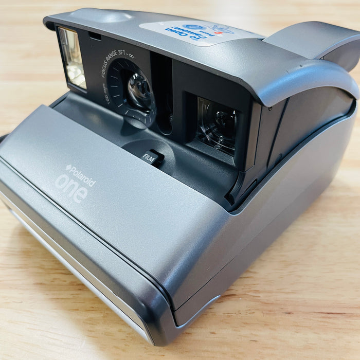 Polaroid One 600 Instant film camera with built in flash