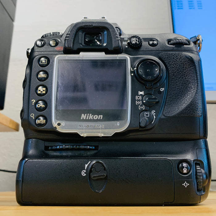 Nikon D200 with AF-S Nikkor 18-55mm Lens and Sunpak 52mm UV Filter