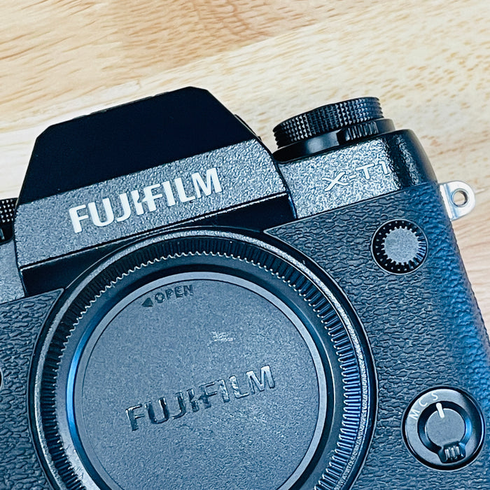 USED Fuji X-T1 under Shutter Count under 100 !!!