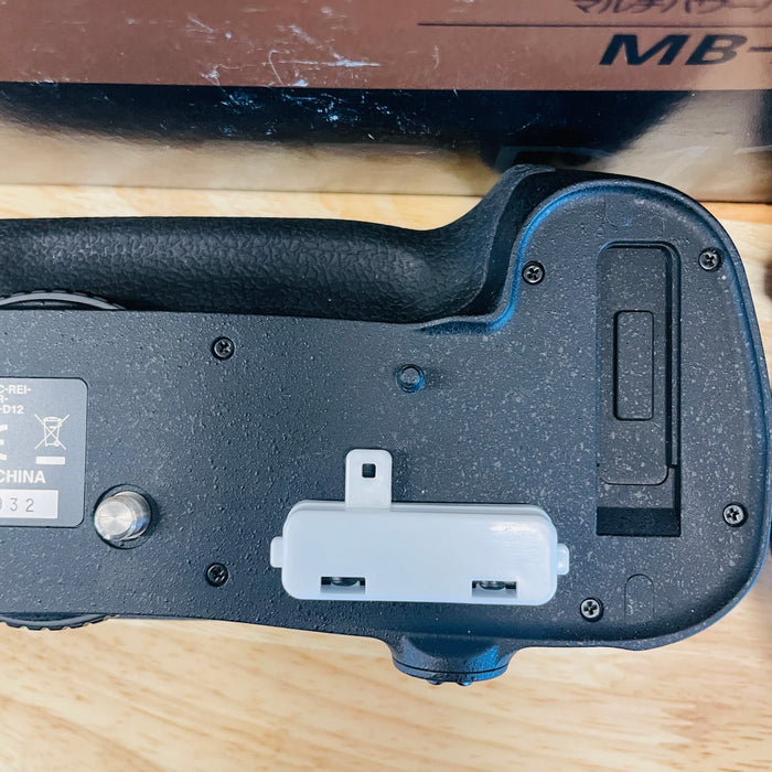 Open Box OEM Nikon MB-D12 Battery Grip for D800/D800E/D810/D810A